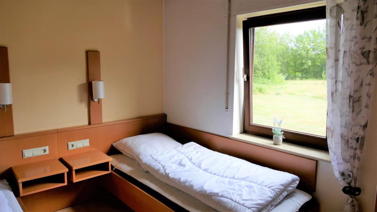 Helles Ferienhaus Im Landhausstil Fuer Bis Zu 10 Personen Frielendorf Luaran gambar