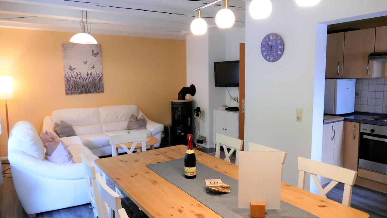 Helles Ferienhaus Im Landhausstil Fuer Bis Zu 10 Personen Frielendorf Luaran gambar