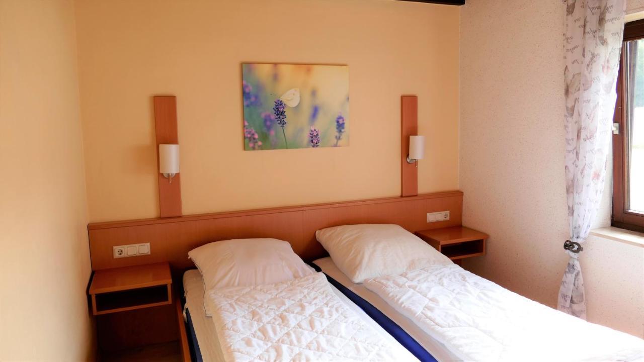 Helles Ferienhaus Im Landhausstil Fuer Bis Zu 10 Personen Frielendorf Luaran gambar
